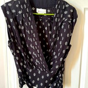 Anthropologie navy blue and white pattern top